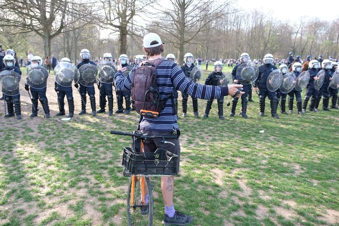 Mensen weigeren het Ter Kamerenbos te verlaten.