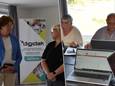 Minister Petra De Sutter (Groen) komt een kijkje nemen in de computerles voor beginners in buurthuis Brasel.