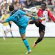 Excellerende Velthuizen houdt Feyenoord van zege af
