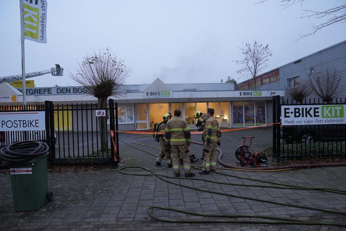 Brand Bij E-Bike Kit In Den Bosch, Pand Staat Vol Met Rook | Den Bosch |  Gelderlander.Nl