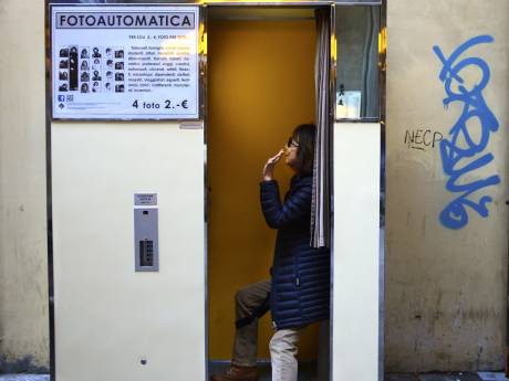 Fotohokjes in Italië worden uitgerust met een alarmknop voor vrouwen