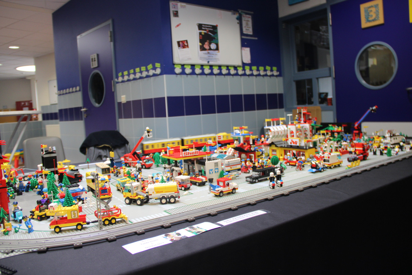 Claire menigte Onderhandelen IN BEELD. Van Tieltse Halletoren tot winterlandschap: LEGO-fanaten tonen  heel wat moois op Brick Tricks | Foto | hln.be