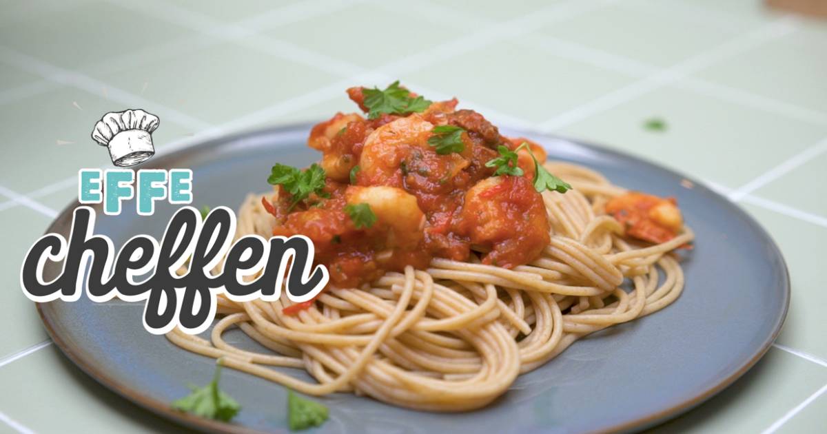 Volkoren spaghetti met pittige tomatensaus en gamba