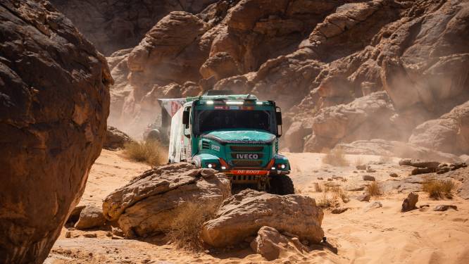 Etappe 2 | Van Kasteren amuseert zich in kamelengras Dakar Rally, Otten weet van geen opgeven