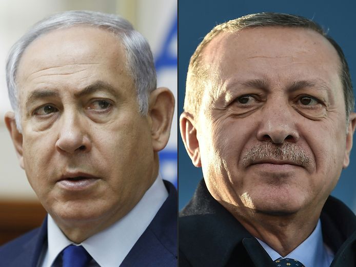 Premier Benjamin Netanyahu (L) van Israël en de Turkse president Recep Tayyip Erdogan (R)