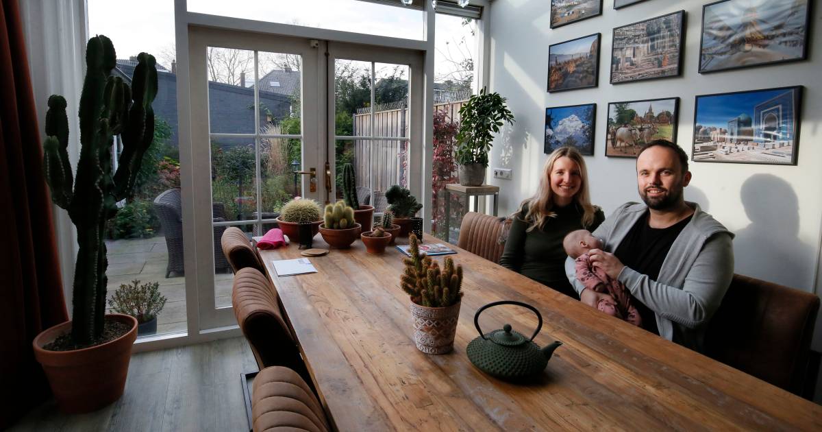 Het Huis Van Yvette En Daniel Ademt Jaren 30 Schouw Met Haard Glas In Lood En Tegels Uit 1938 Wonen Drechtsteden En Rivierenland Ad Nl