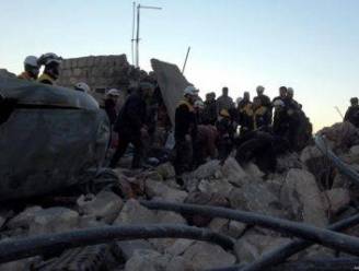 15 doden waaronder 8 kinderen in Syrsisch rebellenbolwerk Idlib door luchtaanvallen na neerhalen Russisch gevechtsvliegtuig