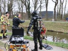 Mysterieuze vondst fiets langs kanaal Lemelerveld: zoektocht met duikers levert niets op