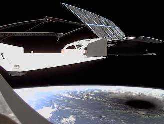 KIJK. Zo zag zonsverduistering eruit vanuit de ruimte: Elon Musk deelt uniek beeld van Starlink-satelliet