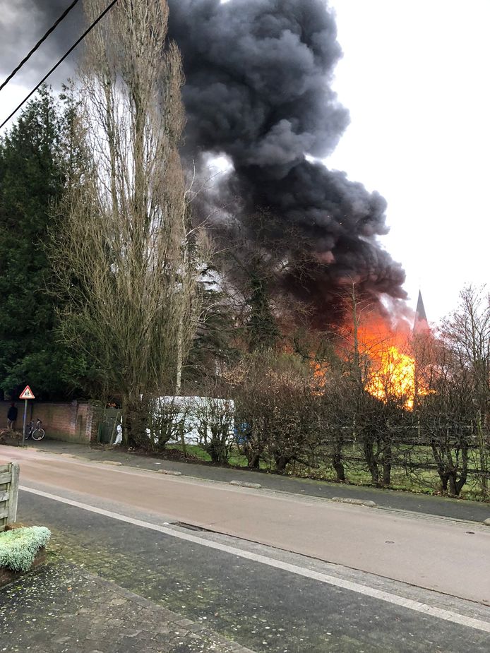 Met de brand ging heel wat rookontwikkeling gepaard