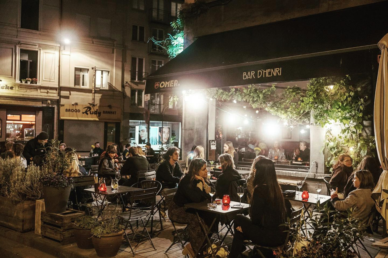 Populair jazzcafé Bar d’Henri op zoek naar overnemer “Ik wil me terug