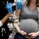 Gezondheidsraad: griepprik voor zwangere vrouwen om baby te beschermen