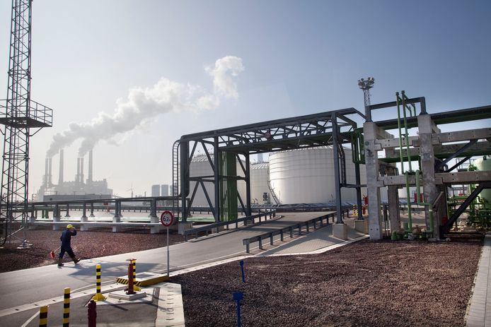 De Neste-raffinaderij in de Rotterdamse haven.