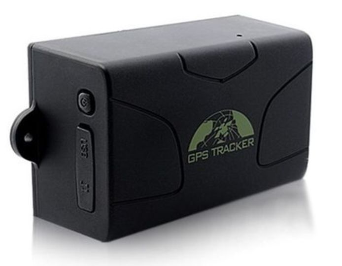 Udense stalker moet boeten voor plaatsen gpstracker onder auto ex