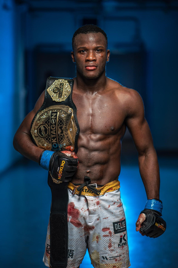 MMAfighter Keita Losene (23) half jaar geleden nog even in cel, nu