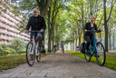 Ook de kinderen Barbour (op de achtergrond) krijgen het fietsen steeds meer onder de knie