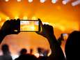 Smartphones met lange batterijduur én goede camera: deze modellen overleven de festivalzomer	