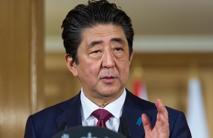 De Japanse eerste minister Shinzo Abe tijdens een persconferentie in Downing Street.