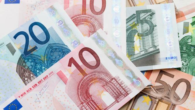 OPROEP. Betaalt u alles cash?