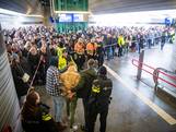Politie arresteert gewapende man op station Zwolle
