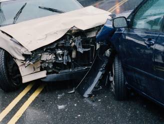 Een online aanrijdingsformulier invullen: hoe werkt dat?
