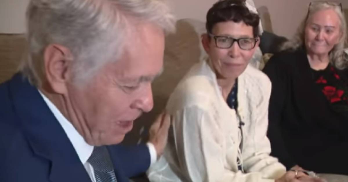 Kidnappée par sa babysitteuse à l’âge de 22 mois, elle retrouve ses vrais parents 51 ans plus