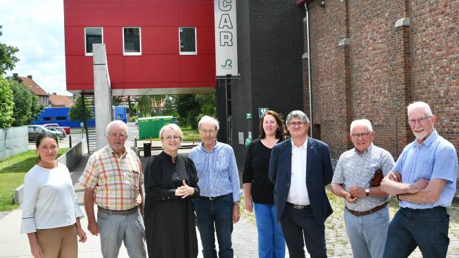 Verenigingen verruilen voormalig Rumbeeks gemeentehuis dat kampt met vochtproblemen voor lokalen OCAR: “Altijd al bedoeld voor verenigingen”