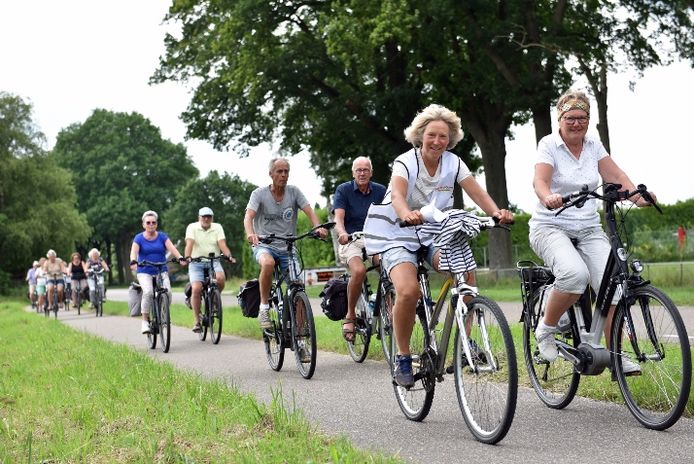 De Fietsersbond is op zoek naar oudere fietsers om negen nieuwe Doortraproutes te testen.