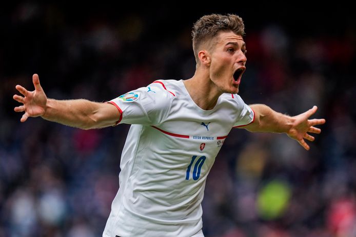 Patrik Schick viert zijn wereldgoal.