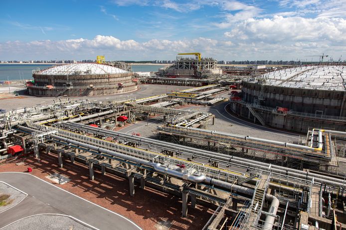 De terminal van Fluxys in Zeebrugge waar vloeibaar aardgas wordt geleverd. Dat LNG is één van de redenen waarom het handelsvolume tussen Rusland en België gestegen is.