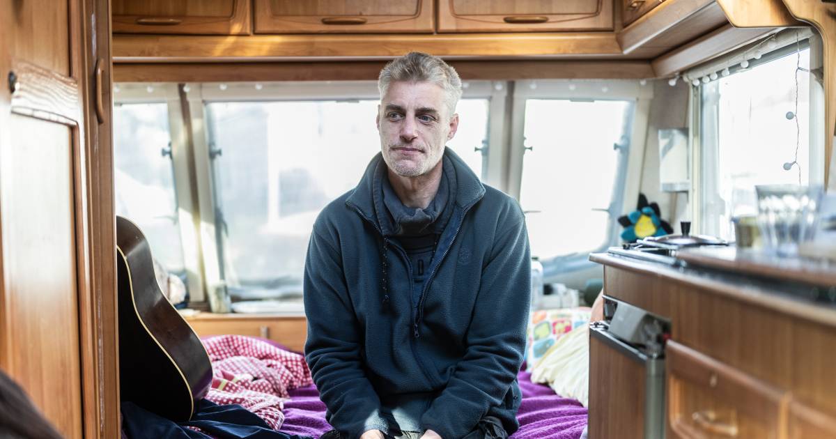 Job Groot Antink: Living in a Caravan in Groesbeek Due to Unfortunate Circumstances