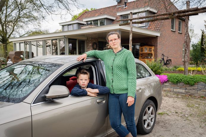 Thom wordt elke dag door zijn moeder naar De Rungraaf in Eindhoven gebracht.