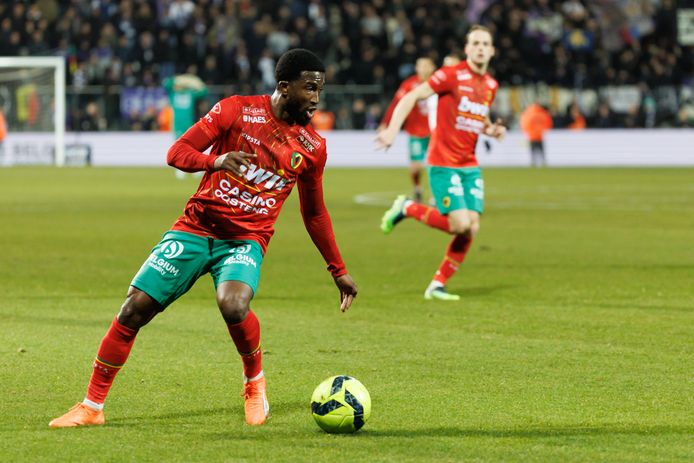 Oostenrijker Kelvin Arase moet voor acties zorgen op de flank. Zondag ook tegen Zulte-Waregem?