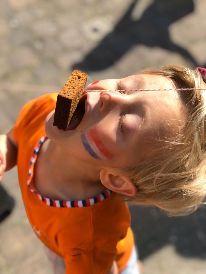 uitlijning Experiment textuur Met deze Oud-Hollandse spelletjes komen jij en je kinderen Koningsdag ook  thuis door | Koningsdag 2021 | AD.nl