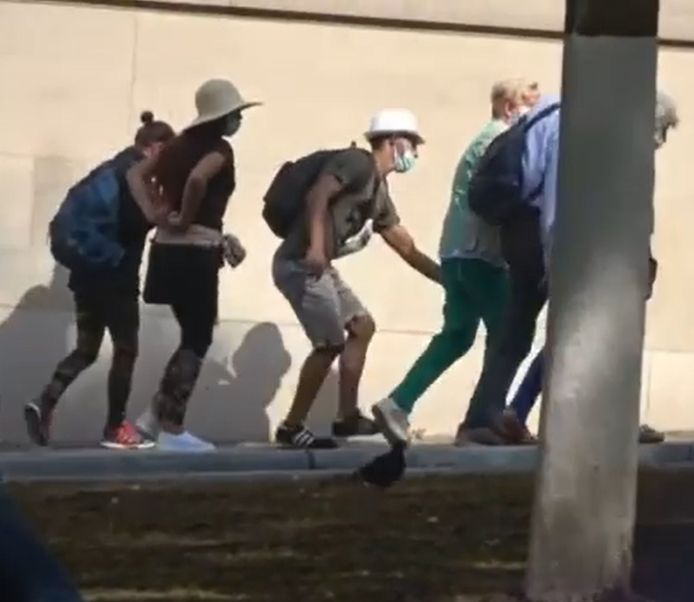 Attrapé ! Un YouTubeur filme des pickpockets au travail à Bruxelles.