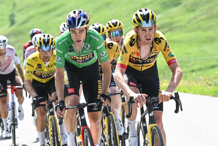 Wout Van Aert en Tiesj Benoot. Beeld Photo News