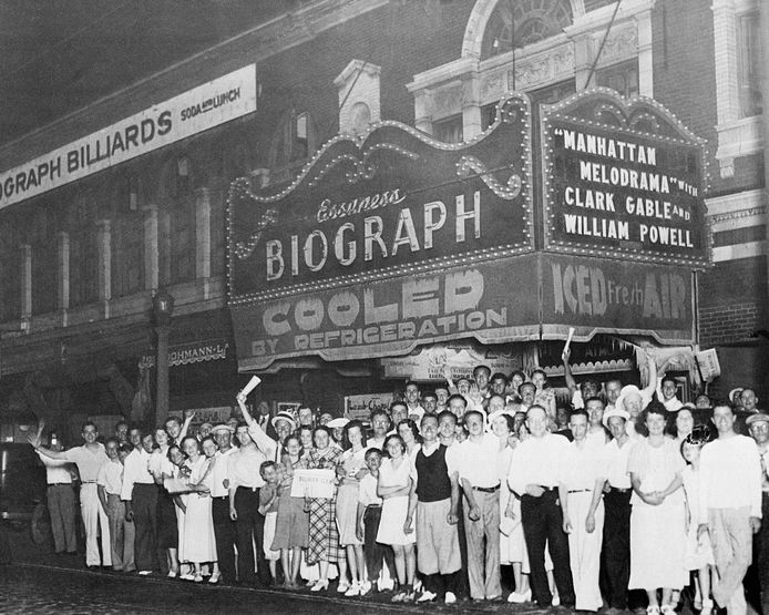 Het was aan deze bioscoop dat Dillinger doodgeschoten zou zijn. De foto dateert van 21 juli 1934.