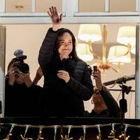 Nobelprijswinnaar Machado verschijnt in Oslo voor het eerst in bijna een jaar in het openbaar