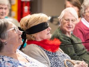 Senioren in Gents rusthuis worden wild van handboeien, zweepjes en vibrators: “Amai, dat beeft hard”
