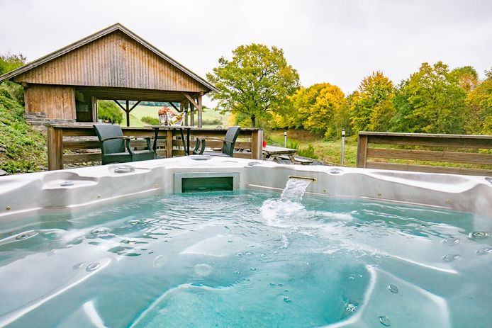 Het vakantiehuis is helemaal omringd door groen en ligt in de streek van Nadrin en Houffalize.