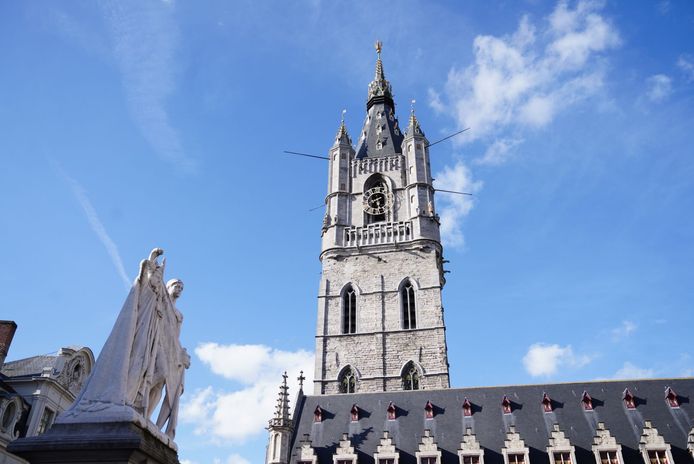 17.40 uur volgens het Belfort, terwijl het in werkelijkheid 13.40 uur was.