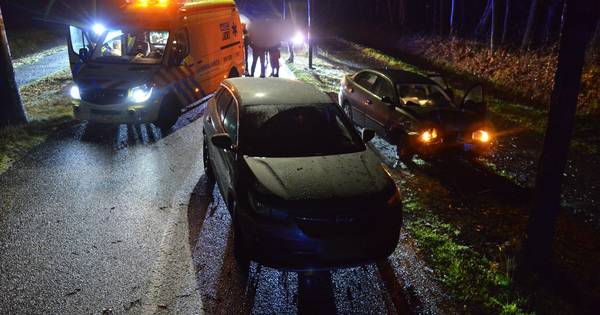 Gewonde bij botsing tussen twee auto's in Ulvenhout