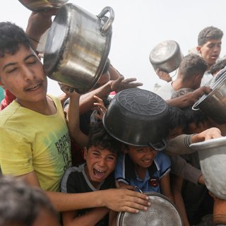 Het laatste voedsel in Gaza is nu uitgedeeld, maar Israël weigert grenzen te openen voor meer    