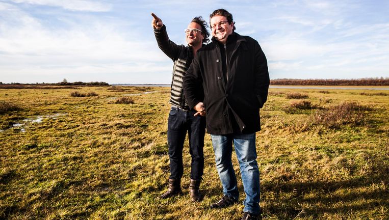 jonge zwarte amatures schattige tieners