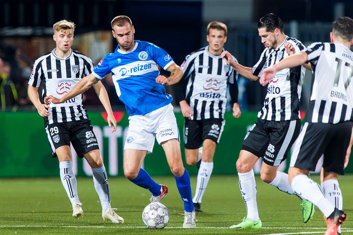 FC Den Bosch laat koploper Heracles met de volle winst ontsnappen