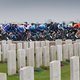 Over de oorlog wordt in het peloton amper gesproken, zelfs op de plek waar de gevolgen het zichtbaarst zijn