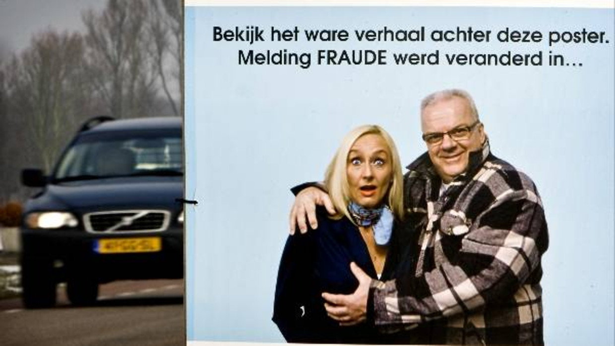 De opmerkelijke verkiezingsposter waarmee SRH aandacht vraagt voor fraude in de gemeente Haarlemmermeer. ( ANP) Beeld 
