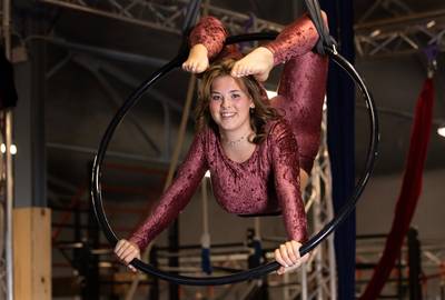 Iris (16) uit Drempt is vice-wereldkampioen in de hoepel: ‘Mijn droom? Cirque du Soleil én de Olympi