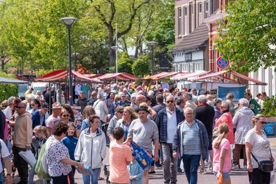 Drukte op braderie in Lepelstraat, maar: ‘Volgend jaar weer kermis’
