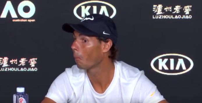Rafael Nadal werd verrast door een slapende journalist.